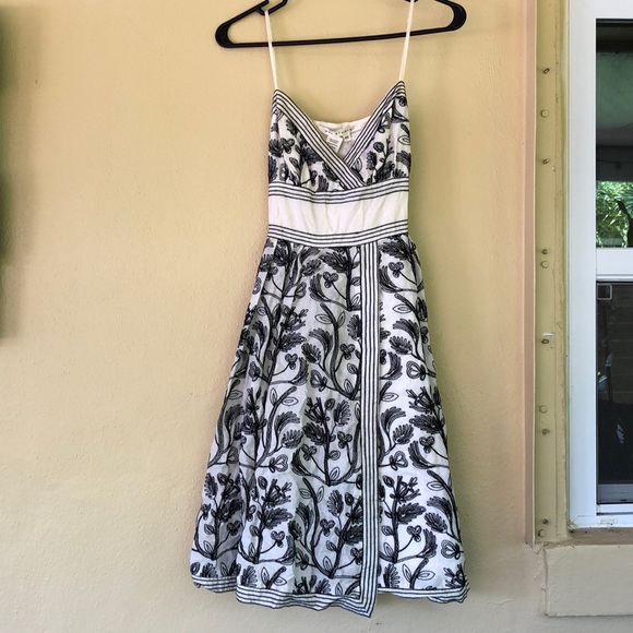 Cute White and Black Summer Dress - Picture 1 of 4